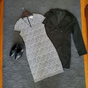 Ladies fitted stretch dress like new (worn once)